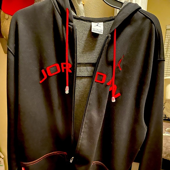 Jordan heavy zip up hoodie! No defects or stains or tears like new! - Picture 1 of 1